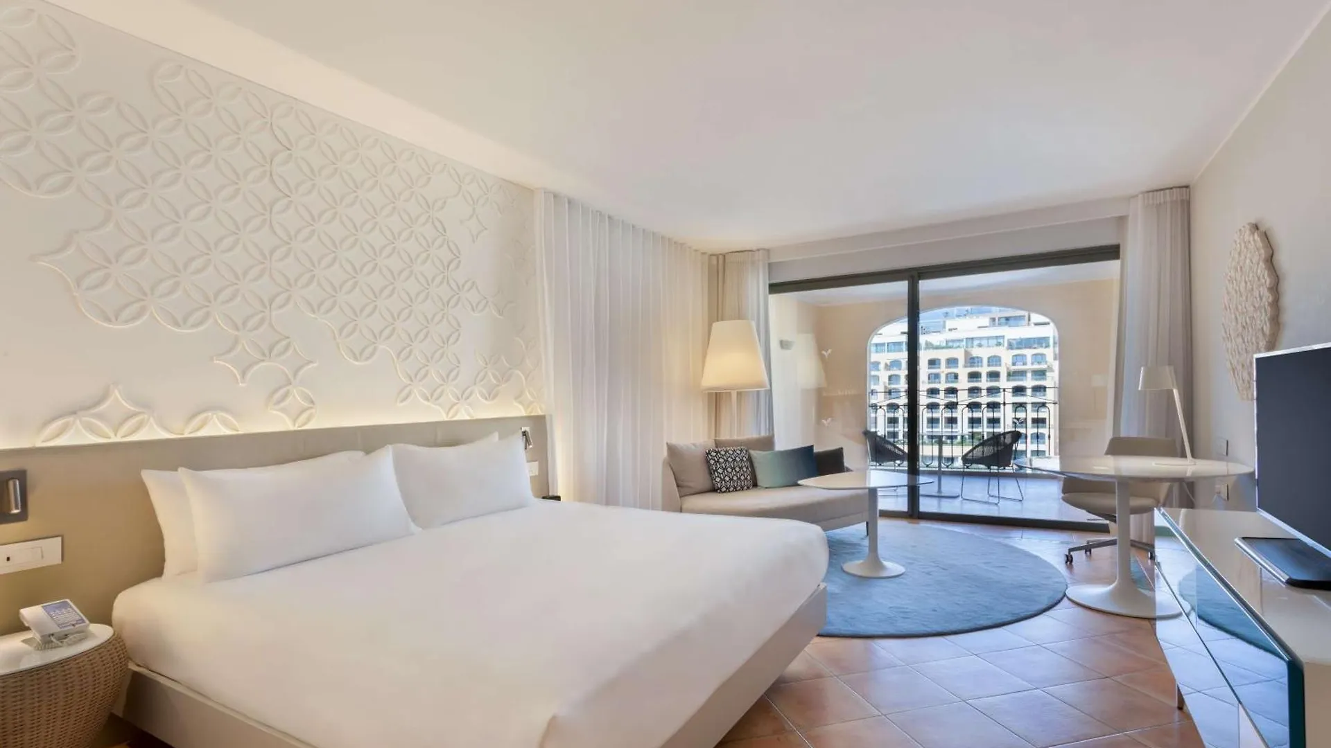 Hilton Malta Hotel Saint Julian's 5*,