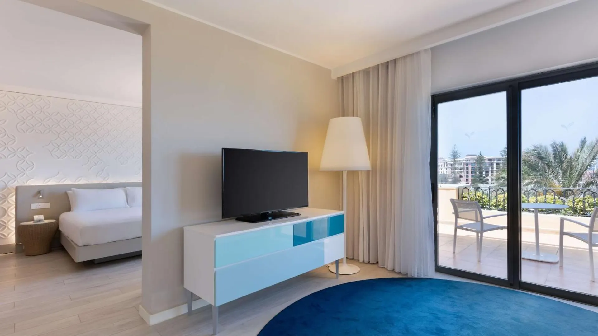 Hilton Malta Hotel St. Julian's 5*,